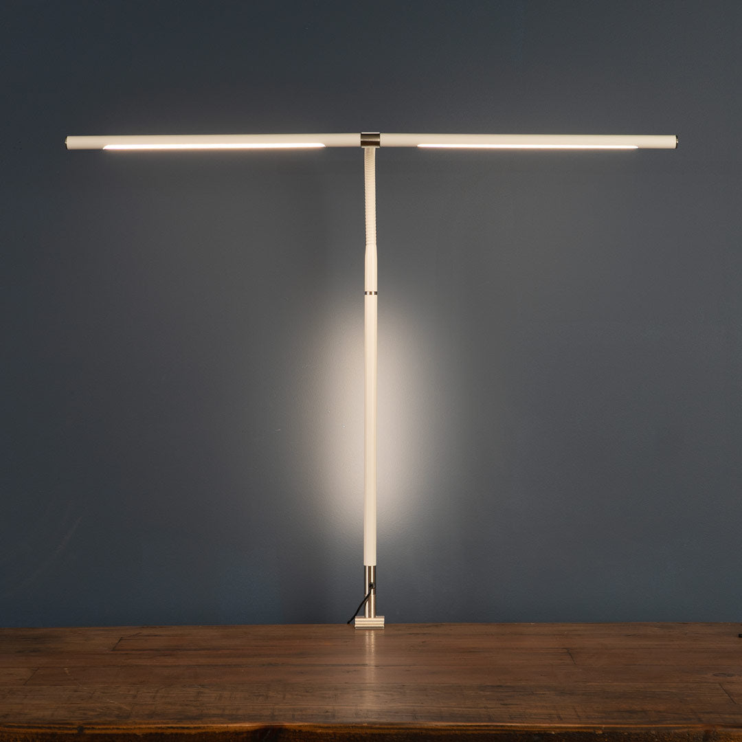 Fluidstance Accessories White Illum Desk Lamp