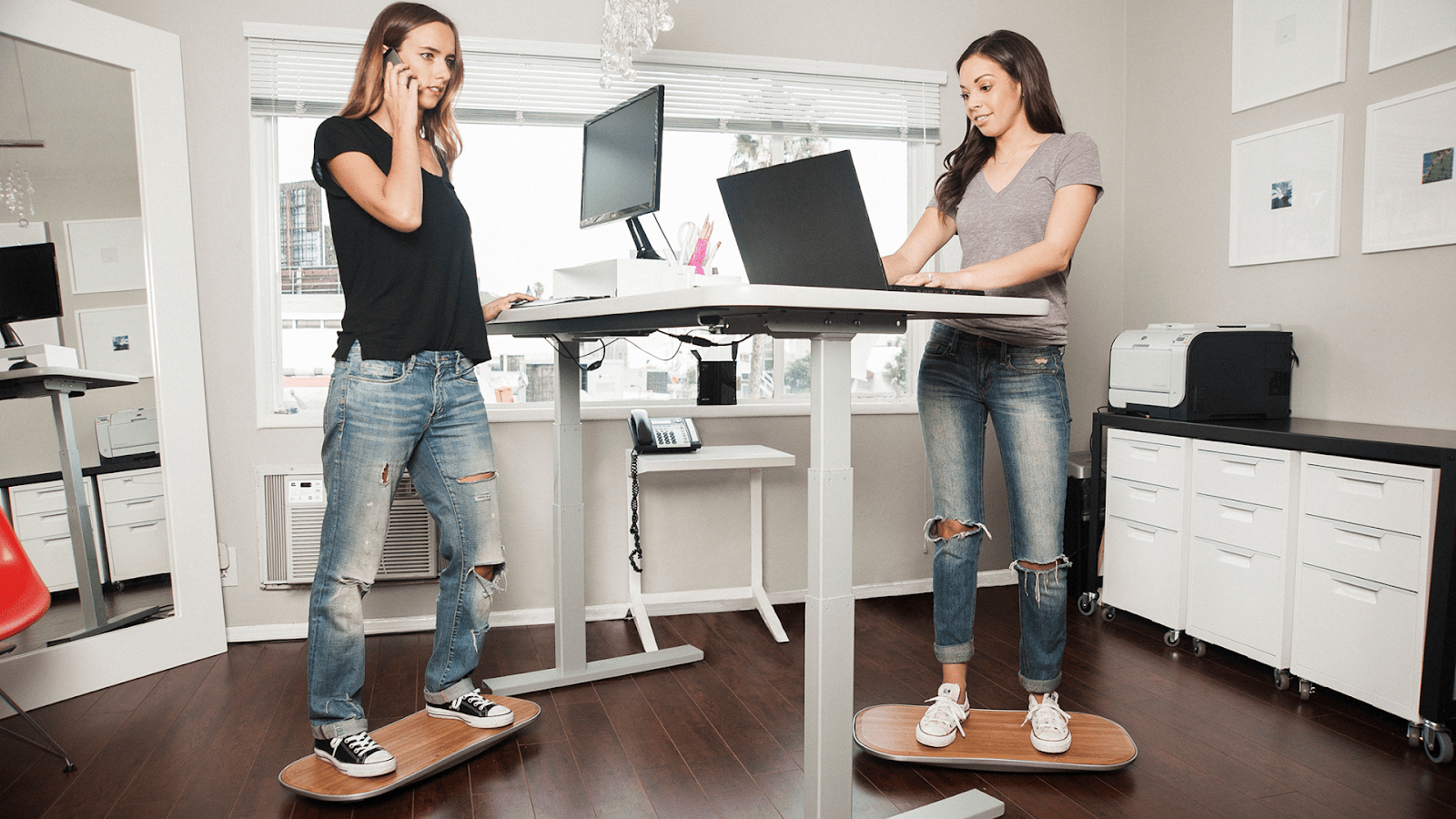 Why Standing While Working Benefits A Healthier Workday - FluidStance