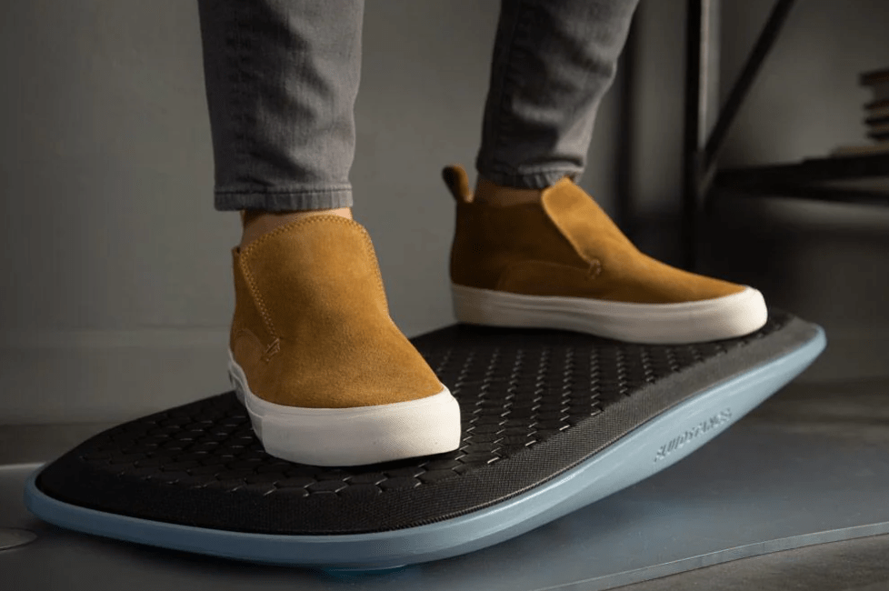 How a Balance Board Can Improve Focus and Reduce Distractions at Your Desk