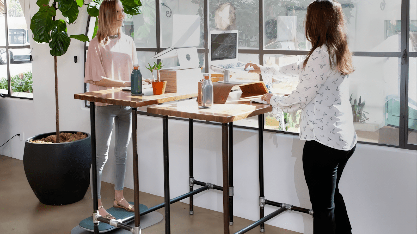 Perfect Your Standing Desk Posture: Tips For Comfort And Health - FluidStance
