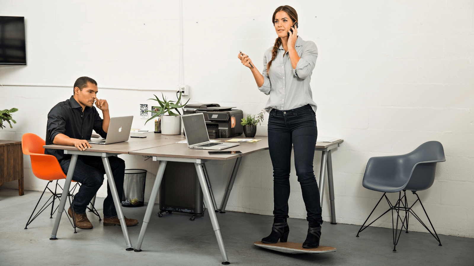 Standing vs. Sitting: Which Burns More Calories? - FluidStance